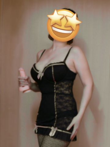 Анна Яркая Брюнетка